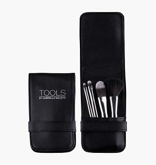 TOOLS TRAVEL SET OF BRUSHES