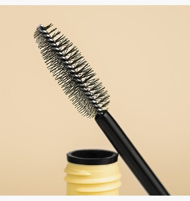 Řasenka Panoramico Jojoba se štětinovým kartáčkem pro maximální hustotu a objem řas