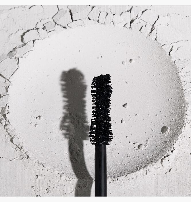 Objemová řasenka Over the Moon 24h s diamantovým prachem