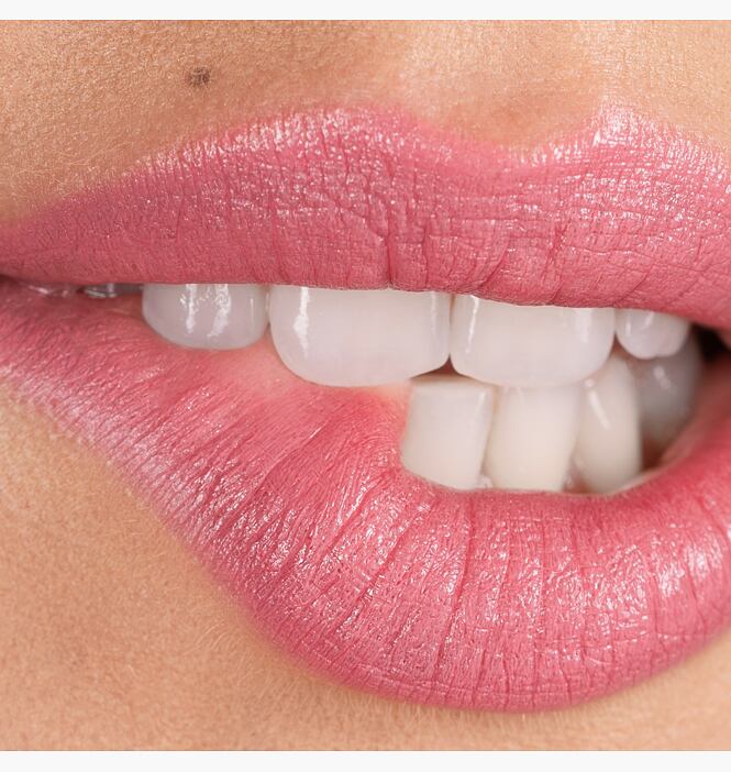 Rtěnka Say It! Shine v odstínu 01 Clearly