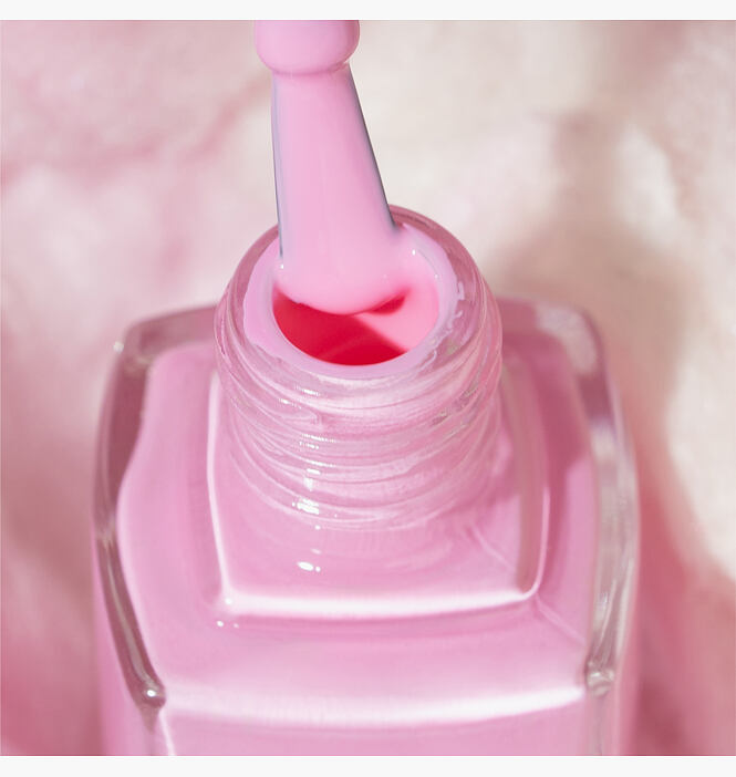 Dlouhotrvající lak na nehty v pastelovém odstínu Candy Cotton