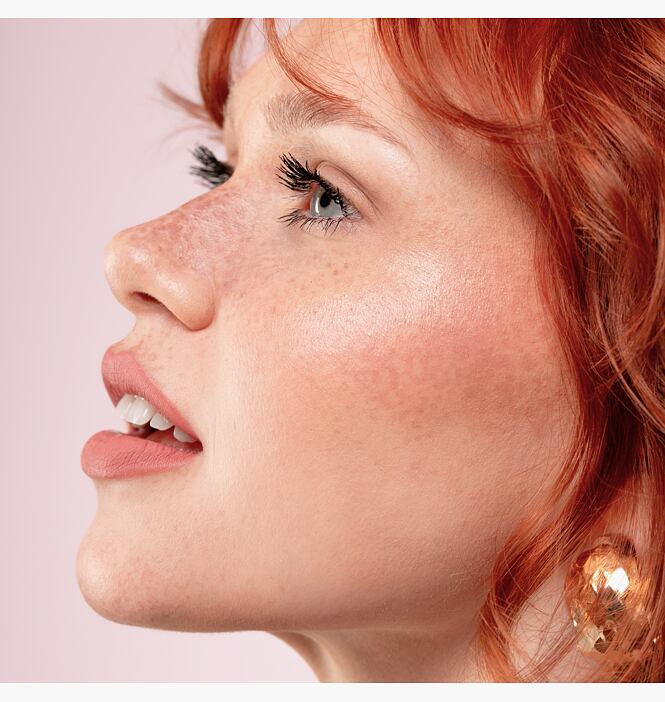 Tvářenka s rozjasňovačem Show It