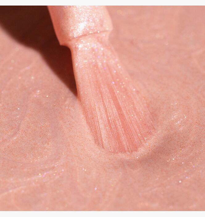 Dlouhotrvající lak na nehty od Gabrielly Salvete v odstínu Full Moon